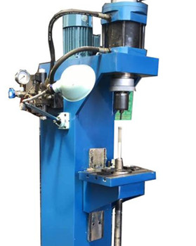 國內(nèi)鉚接機廠家哪家好？