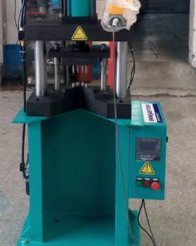 國(guó)內(nèi)有哪些鉚接機(jī)生產(chǎn)制造商？