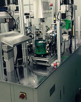 哪些因素會引起全自動送料鉚接機(jī)磨損？