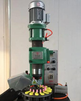 怎樣安全地操作氣液增壓鉚接機？